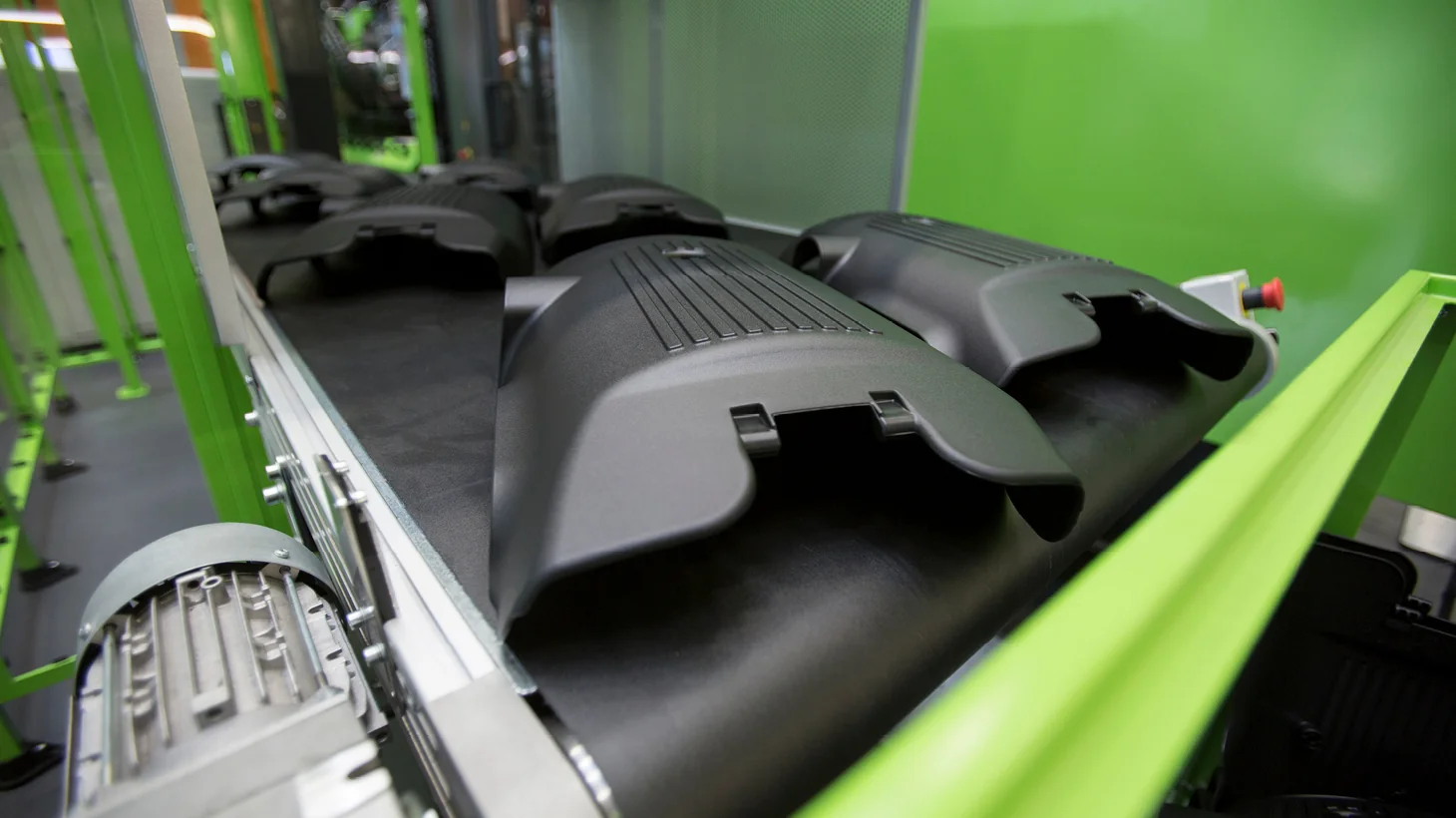 ENGEL Conveyor Technology - официальная конвейерная система для литьевых ячеек