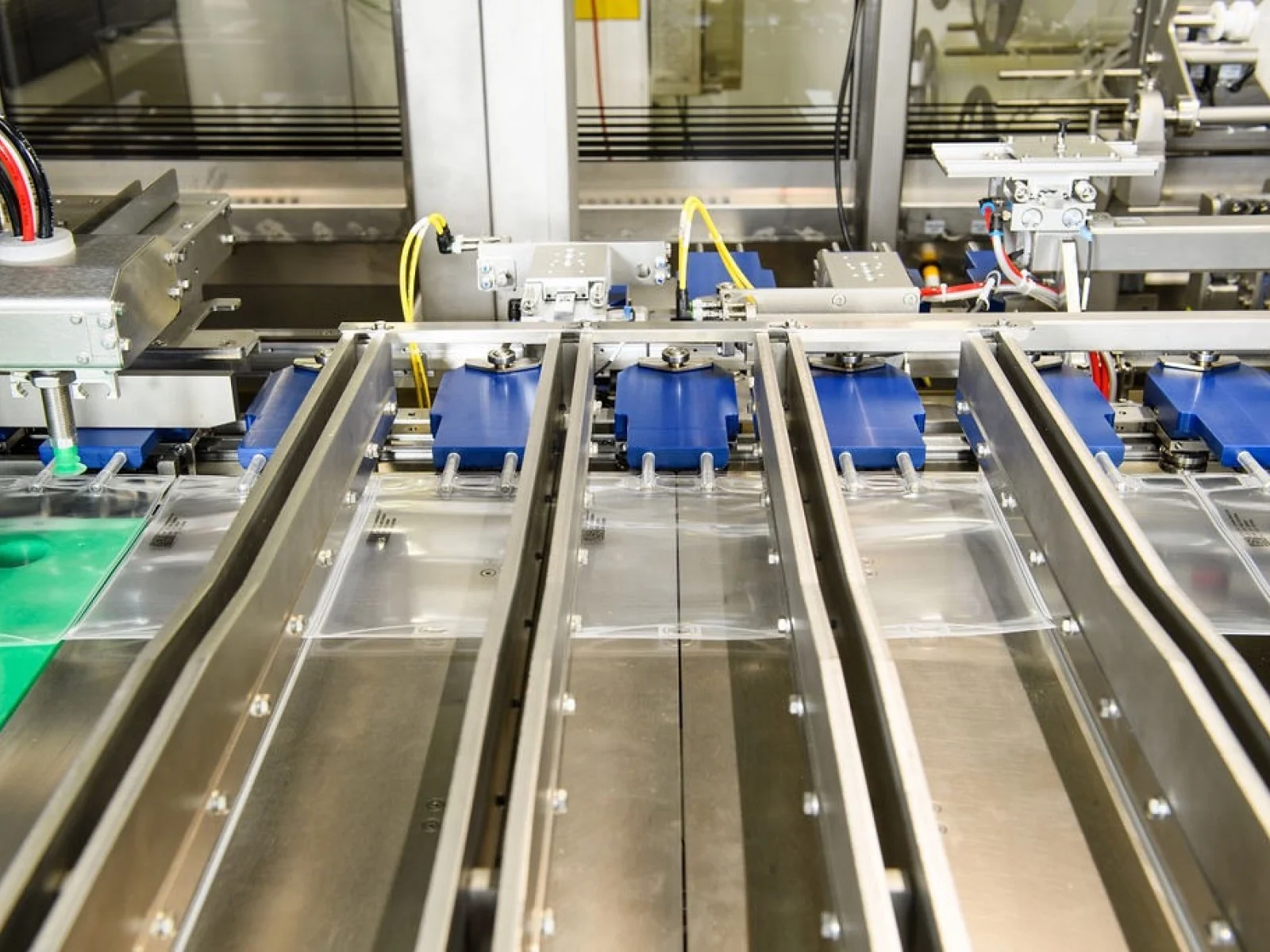 KIEFEL Inline machine KFS - official KIEFEL product image for thermo-contact welding