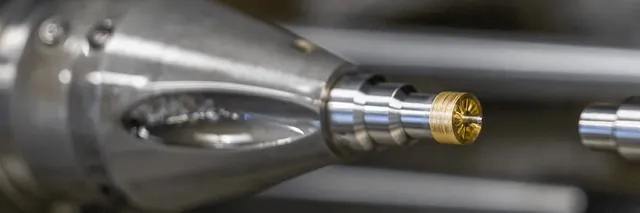 Affolter AF140 - компактный 8-осевой CNC зубофрезерный станок для микрошестерён модулем до 1,0 мм