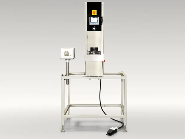 KIEFEL Tabletop filling module KMS - official KIEFEL product image for filling and sealing